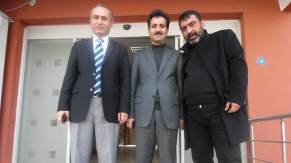 TİYATRO SANATÇISI AHMET YENİLMEZ İLÇEMİZİ ZİYARET ETTİ.