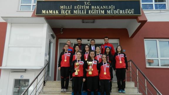 MAMAK ÇİĞİLTEPE ORTAOKULU KIZ FUTSAL TAKIMI İLÇEMİZİ ZİYARET ETTİ