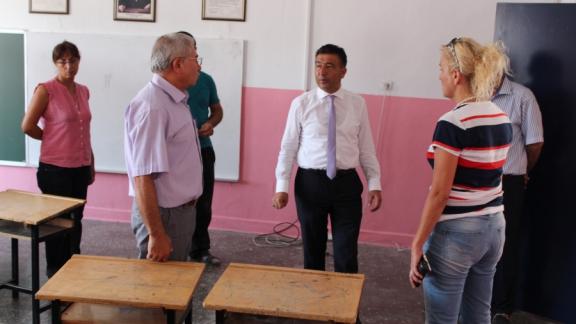 İlçe Milli Eğitim Müdürümüz Sayın Rahmi Guney Zafer İlkokulunu Şube Mudurleri Adem Özturk Ve Şahabettin Ünal katılımı ile ziyaret etti.