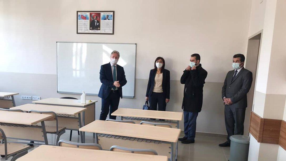 İlçe Millî Eğitim Müdürümüz Sn Mustafa ÖZEL ve Şube Müdürümüz Akdere Anadolu lisesini ziyaret etti.