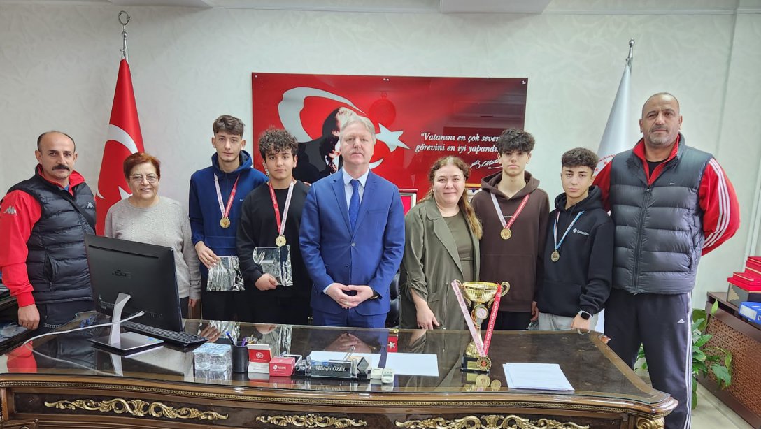 Öğrencilerimiz Ankara Okullararası Badminton Müsabakasında Ankara İl Birincisi Oldu!