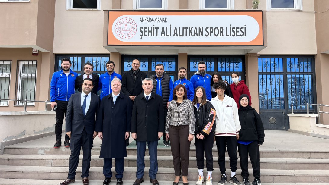 Ankara'nın ilk spor lisesi olan Şehit Ali Alıtkan Spor Lisesi; sporun her alanında başarıları ile adından söz ettiriyor.