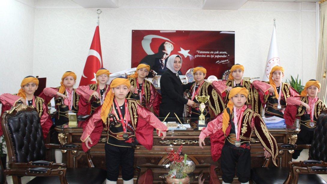 Ankara İkincisi Olan Kazım Orbay İlkokulu Seymen Ekibi, İlçe Millî Eğitim Müdürümüzü Makamında Ziyaret Etti
