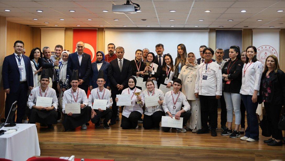 İlçe Millî Eğitim Müdürümüz Sayın Elif Özbek, Ankara Bölgesi Gastronomi Festivali ve Yemek Yarışması Ödül Törenine Katıldı 