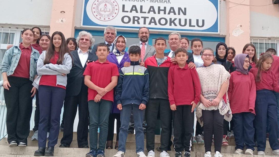 İlçe Millî Eğitim Müdürümüz Sayın Elif Özbek, Lalahan Ortaokulu Öğretmen ve Öğrencilerini Ziyaret Etti