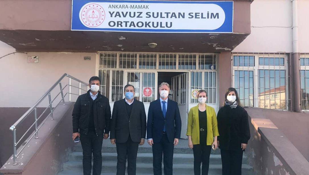 İlçe Milli Eğitim Müdürümüz Mustafa ÖZEL Okullarımızı ziyaret ederek Öğretmenlerimizin Öğretmenler Gününü kutladı.
