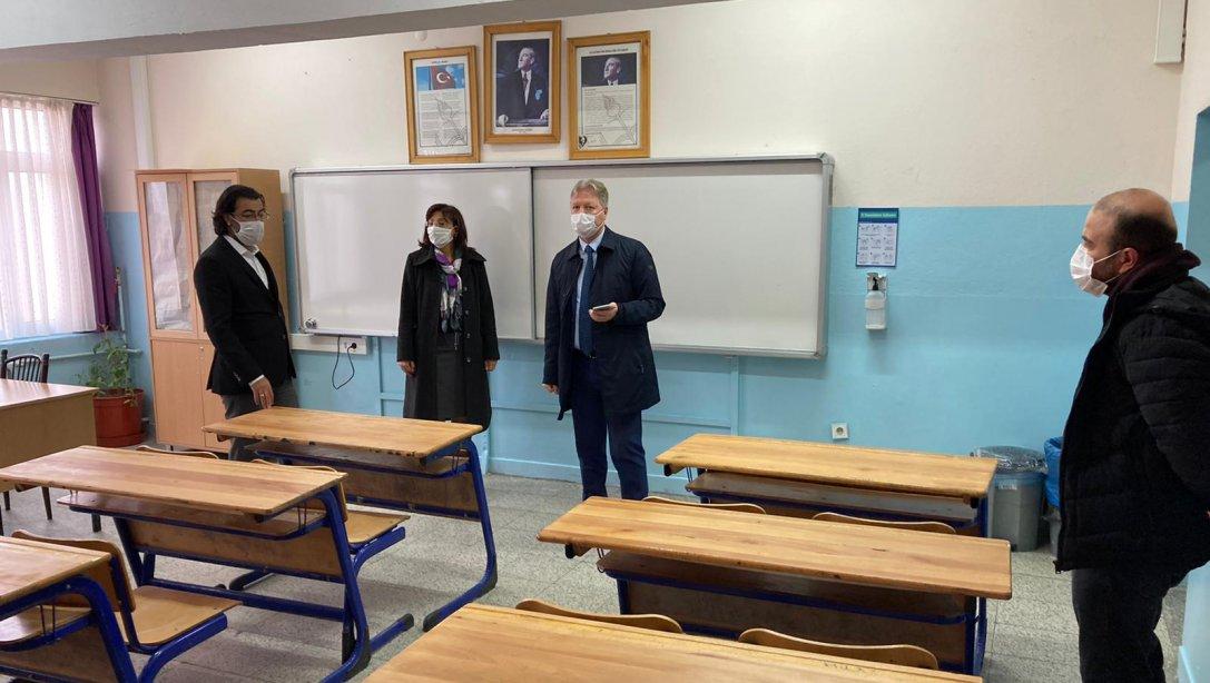 İlçe Milli Eğitim Müdürümüz Mustafa ÖZEL Okul ziyaretleri kapsamında Vehbi Dinçerler ilk ve ortaokulunu ziyaret etti.