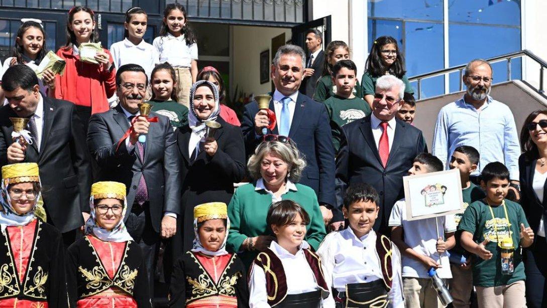 2023 - 2024 Eğitim Öğretim Yılı Açılış Programı İlçemiz Ahmet Hızal İlkokulunda Gerçekleştirildi.