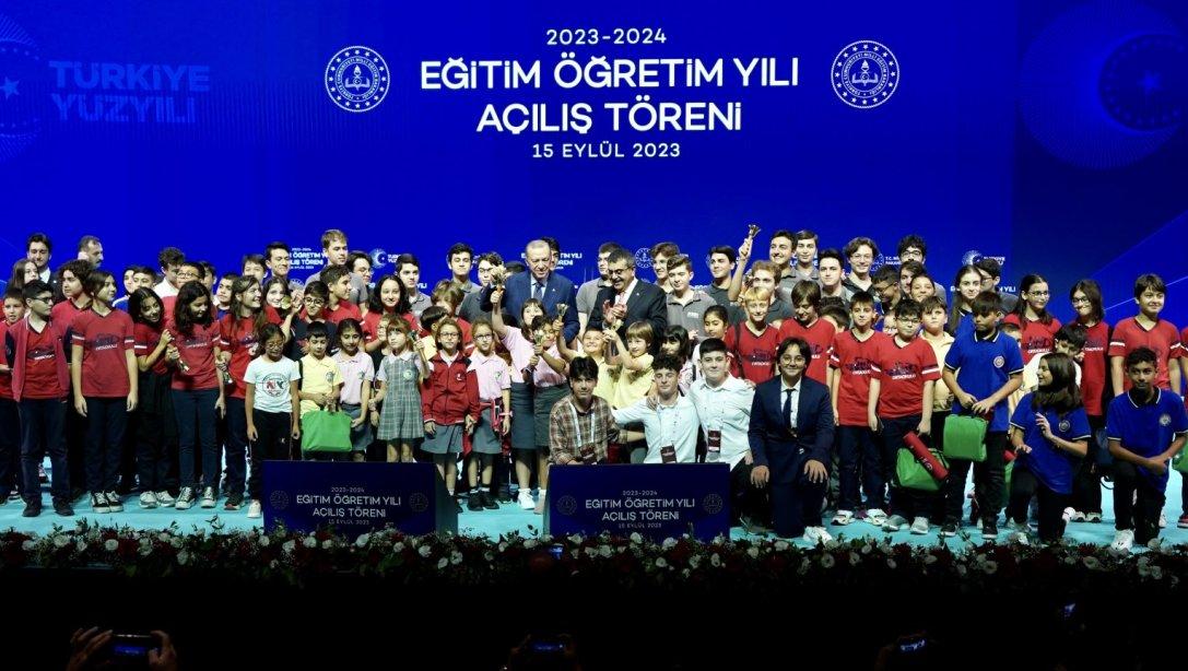 İlçe Millî Eğitim Müdürümüz, Sayın Cumhurbaşkanımızın Katılımlarıyla İstanbul'da Gerçekleşen 2023 - 2024 Eğitim Öğretim Yılı Açılış Törenine Katıldı