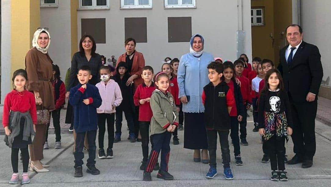 İlçe Millî Eğitim Müdürümüz Sayın Elif Özbek, Şehit Arslan Kulaksız İlkokulunu Ziyaret Etti