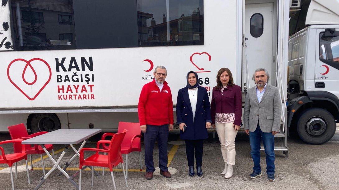 İlçe Millî Eğitim Müdürümüz Sayın Elif Özbek, Türk Kızılayı Kan Bağışı Kampanyası Programına Katıldı