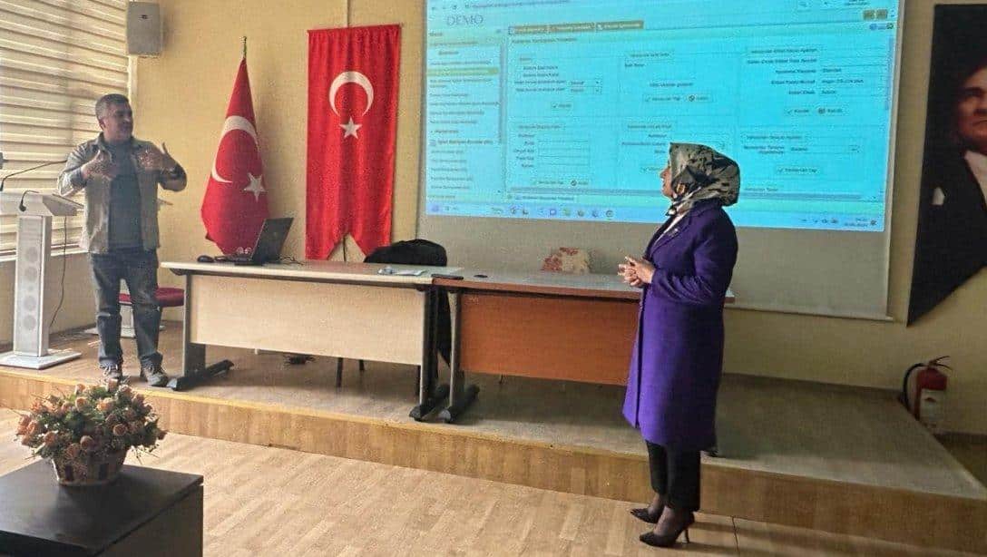 İlçe Millî Eğitim Müdürümüz Sayın Elif Özbek, İlçemizde Görevli Eğitim Yöneticilerine Yönelik Düzenlenen BELGENET Elektronik Belge Yönetim Sistemi Eğitim ve Bilgilendirme Toplantısına Katıldı