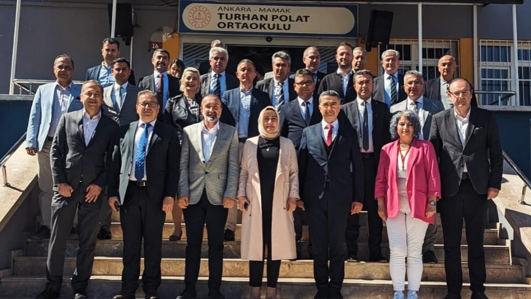 İlçe Millî Eğitim Müdürümüz Sayın Elif ÖZBEK, Turhan Polat Ortaokulunda Gerçekleştirilen TÜBİTAK 4006 Bilim Fuarı Açılışına Katıldı.