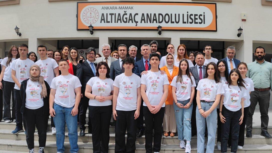 İlçemiz Altıağaç Anadolu Lisesinde TÜBİTAK 4006 Bilim Fuarı Düzenlendi.