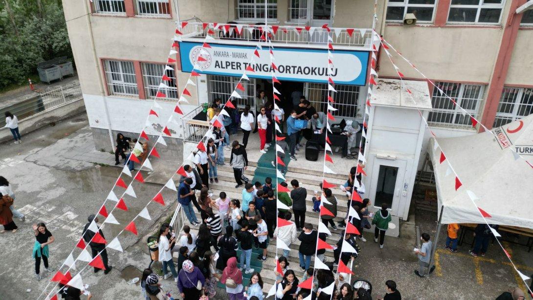 İlçemiz Alper Tunga Ortaokulunda Kermes Düzenlendi